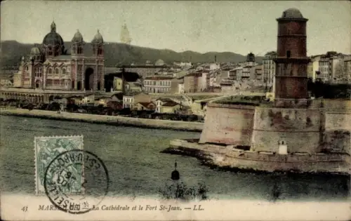 Ak Marseille Bouches du Rhône, Kathedrale, Festungsfort mit rundem Turm, Ufer mit Gebäuden, Meer 