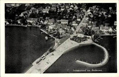 Ak Immenstaad am Bodensee, Luftaufnahme von Immenstaad, Bodensee, Wohngebäude, Strandpromenade