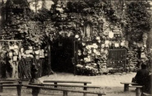 Ak Lourdes Hautes Pyrénées, STACKER LOURDES, Grotte De Rots, Marienstatue, Votivtafeln