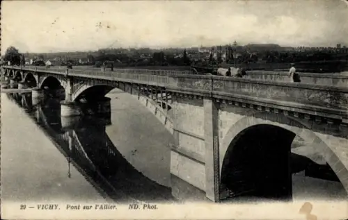 Ak Vichy Allier,  Pont sur l'Allier
