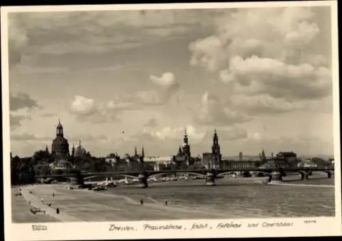 Ak Dresden Zentrum Altstadt, Frauenkirche, Schloss, Hofkirche, Opernhaus, Elbe
