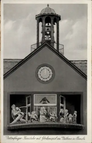 Ak Hameln an der Weser Niedersachsen, Rattenfänger-Kunstuhr, Glockenspiel, Rathaus, Hameln