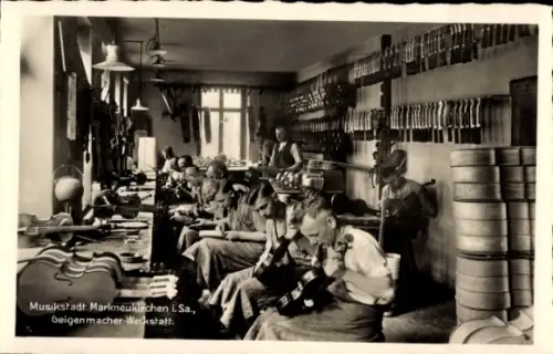 Ak Markneukirchen im Vogtland, Streichinstrumenten-Werkstatt der Firma E. Reinhold Schmidt