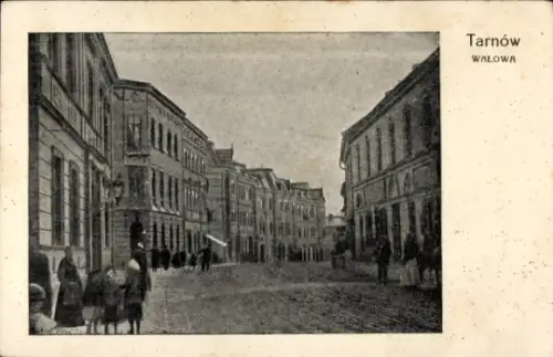 Ak Tarnów Tarnau Polen, Straße in   Gebäude, Menschen auf der Straße