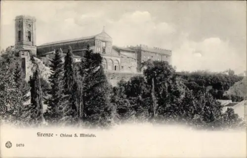 Ak Firenze Florenz Toscana, Kirchenanlage auf Hügel mit hohem Glockenturm, Mauern, dichte Bäume i