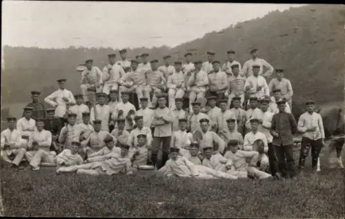 Foto Ak Münsingen in Württemberg, Truppenübungsplatz, Deutsche Soldaten in Uniform
