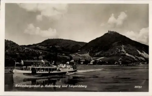 Ak Wien 19. Döbling Kahlenbergerdorf, Blick gegen Kahlenberg und Leopoldsberg, Boot