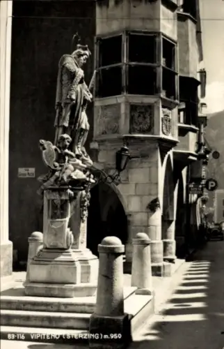 Ak Sterzing Vipiteno Südtirol, Statue