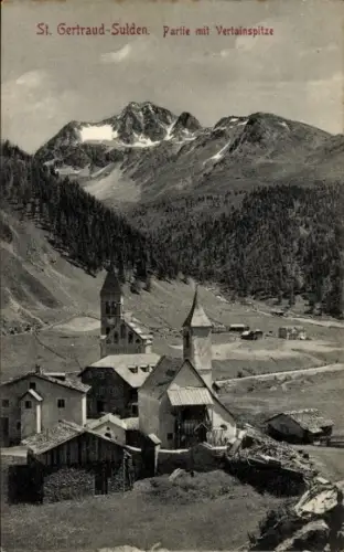 Ak Sulden Solda Stilfs Stelvio Südtirol, Teilansicht vom Ort, Kirche, Vertainspitze, Alm, Wald
