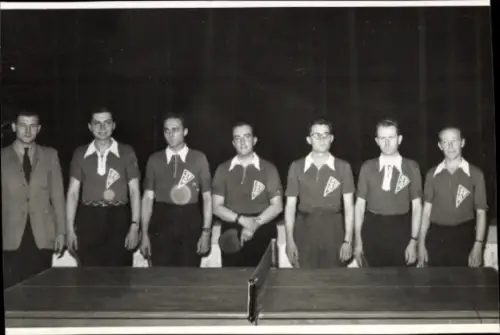 Foto Ak Tischtennisspieler, Gruppenfoto