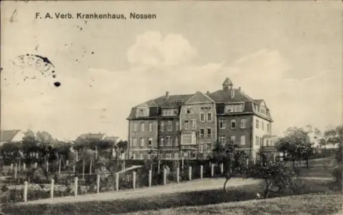 Ak Nossen Landkreis Meißen, F. A. Verb. Krankenhaus, Außenansicht, Lazarett