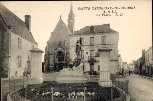 Ak Sainte Catherine de Fierbois Indre et Loire, La Place