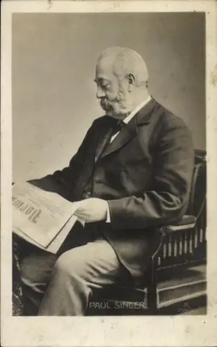 Ak Paul Singer, Mitbegründer und Vorsitzender der SPD und Reichstagsabgeordneter, Portrait, Zeitung