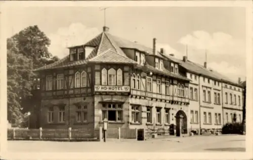 Ak Kelbra Kreis Mansfeld Südharz, HO Hotel, Außenansicht von der Straße, Öffentlicher Fernsprecher