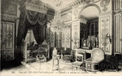 Ak Fontainebleau Seine et Marne, Palast, Napoleons Schlafzimmer