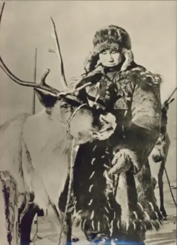 Ak Sowjetunion, Zucht von Renntieren, Mann