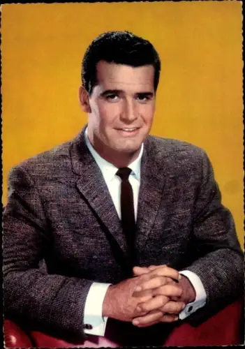 Ak Schauspieler James Garner, Portrait, Anzug, Krawatte