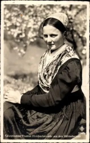Ak Junge Frau in Schwarzwälder Tracht