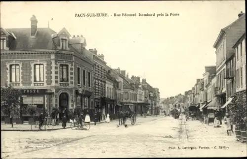 Ak Pacy sur Eure Eure, Rue Édouard Isambard près de la Poste