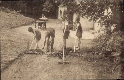 Ak Manoir de Menneville Route de St-Léonard, Kinder Harken Laub