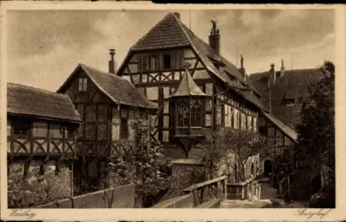Ak Lutherstadt Eisenach in Thüringen, Wartburg, Burghof