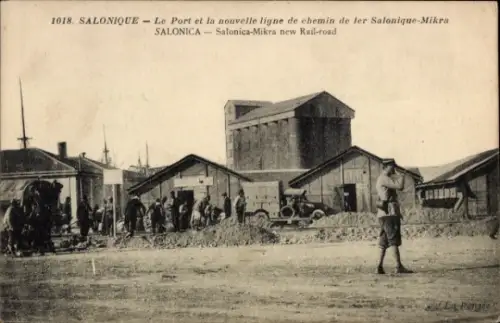 Ak Salonique Saloniki Thessaloniki Griechenland, Port von  neue Eisenbahnlinie,  Szenerie, Mensch