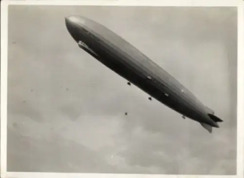 Foto Luftschiff D-LZ 127 Graf Zeppelin über Frankfurt am Main, 1931