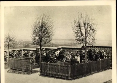 Ak Lány u Rakovníka Mittelböhmen, Grab von Präsident Masaryk und seiner Frau Charlotte