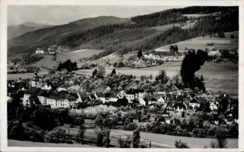 Ak Kindberg Steiermark, Totalansicht der Ortschaft mit Umgebung