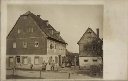 Foto Ak Langenchursdorf Callenberg in Sachsen, Wohnhaus, Anwohner