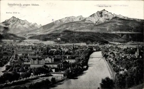 Ak Innsbruck in Tirol,  Berge, Fluss, Stadtansicht, Schwarz-Weiß