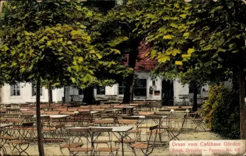 Ak Görden Brandenburg an der Havel, Café-Außenbereich, viele leere Tische und Stühle, Bäume mit L