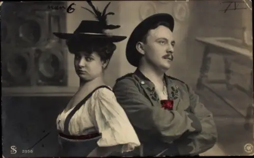 Ak Liebespaar, Volkstracht