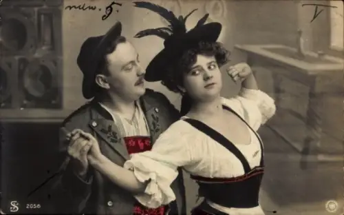 Ak Liebespaar, Volkstracht
