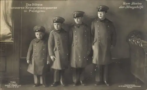 Ak Die kronprinzlichen Söhne, Preußische Prinzen als Kinder in Feldgrau, Liersch 7166