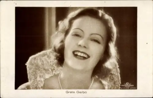 Ak Schauspielerin Greta Garbo, Portrait