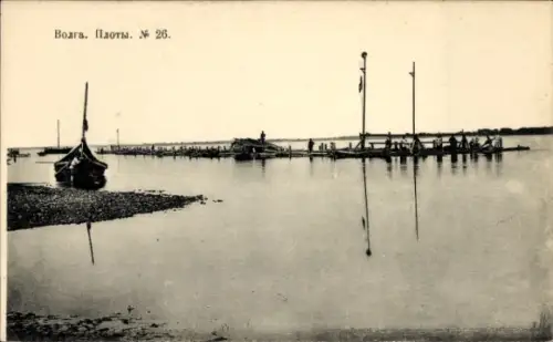 Ak Russland, Flusspartie an der Wolga, Fischerboote