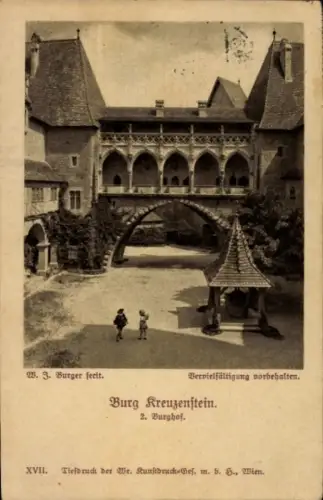 Ak Leobendorf in Niederösterreich, Burg Kreuzenstein, Schloss Kreuzenstein, 2. Burghof, W. J. Bur