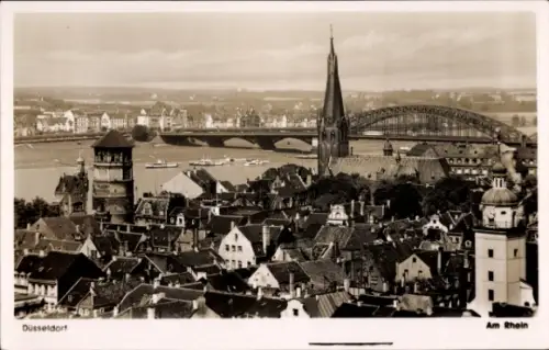 Ak Düsseldorf am Rhein,  Am Rhein