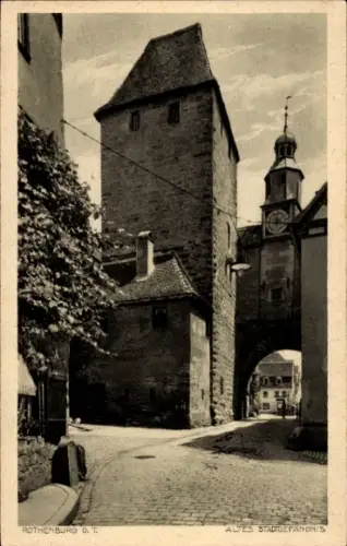 Ak Rothenburg ob der Tauber Mittelfranken, Turm,  Architektur, gepflasterte Straße, Himmel, alte 