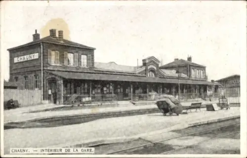Ak Chauny Aisne, Bahnhof Gleisseite