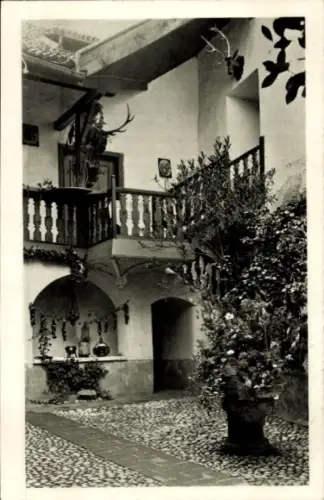 Ak Meran Südtirol, Schlosshof Lebenberg