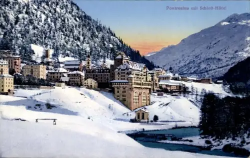 Ak Pontresina Kanton Graubünden Schweiz, Gesamtansicht mit Schlosshotel im Winter