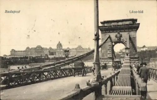 Ak Budapest Ungarn, Blick über die Kettenbrücke zur Burg