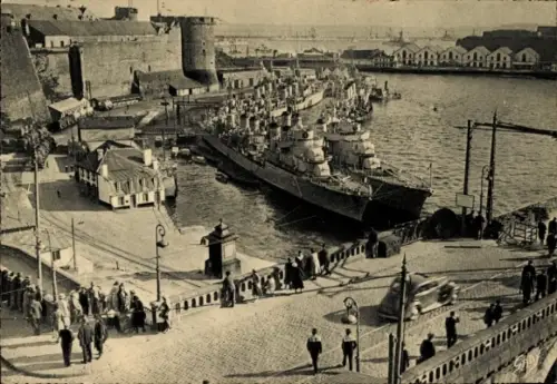 Ak Brest Finistère,  Château, Zerstörer (contre-torpilleurs), Pont National