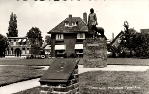 Ak Winterswijk Gelderland Niederlande,  Monument Tante Riek