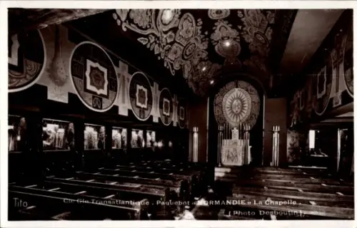 Ak Passagierschiff Normandie, CGT, Kapelle