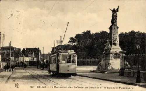 Ak Calais Pas de Calais, CALAIS, Monument des Enfants du Calaisis, boulevard Jacquard