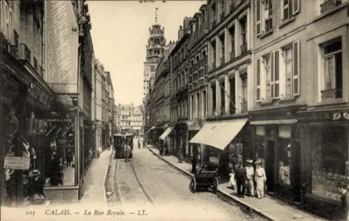 Ak Calais Pas de Calais,  La Rue Royale, Chapellerie, Ceintures