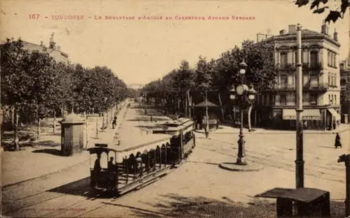 Ak Toulouse Haute Garonne,  Boulevard d'Arcole, Carrefour Arnaud-Bernard, Straßenbahn